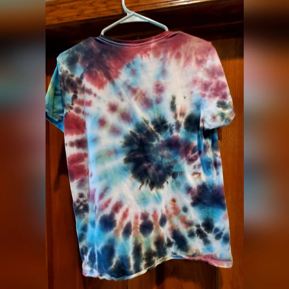 Anvil, Women's size Large, Tie Dyed, short sleeve Tee, good shape, barely worn - Picture 4 of 4
